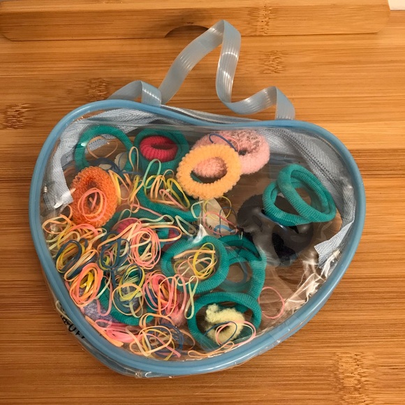 Expressions Hair Accessory Set - Picture 3 of 4